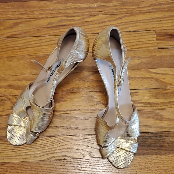 Manolo Blahnik Shoes - Manolo Blahnik Authentic, Stunning Gold Heels